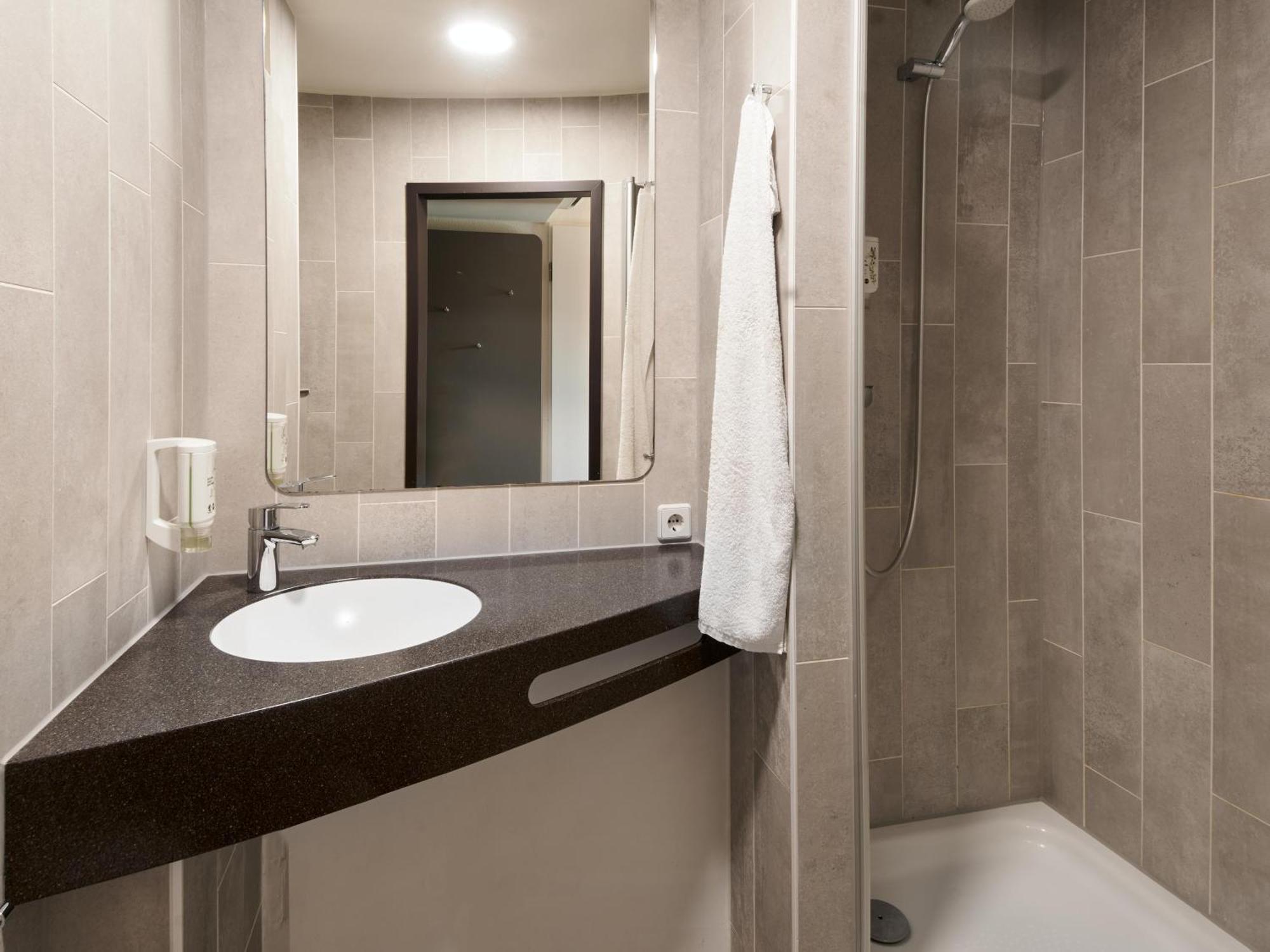 B&B Hotel Offenbach-Sued Bagian luar foto