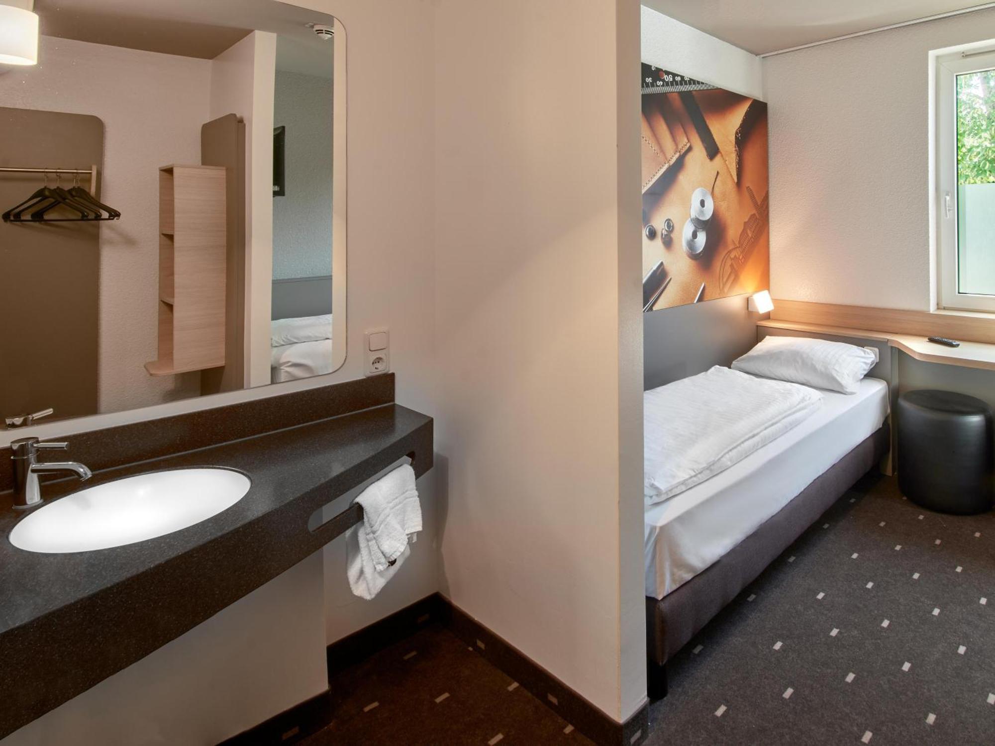 B&B Hotel Offenbach-Sued Bagian luar foto